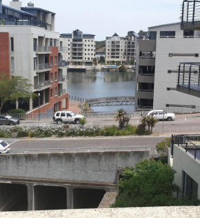 Tyger Waterfront luxurious and central Cape Town